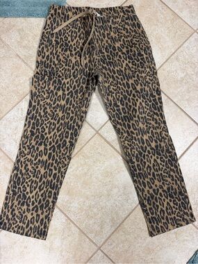 YMI Women's Leopard Print Cropped Pants - Brown/Black